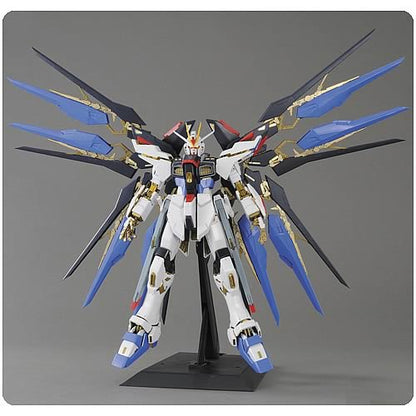 Mobile Suit Gundam SEED Destiny - Strike Freedom Perfect Grade 1:60 Scale Model Kit