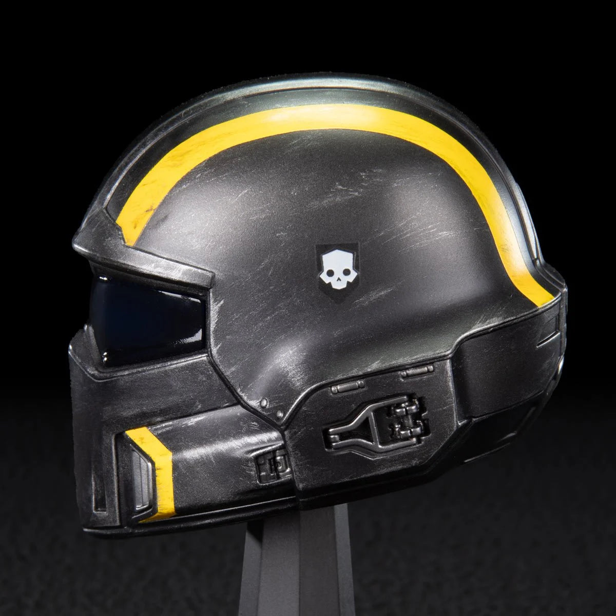 Helldivers 2 B-01 Tactical Helmet 1:4 Scale Prop Replica