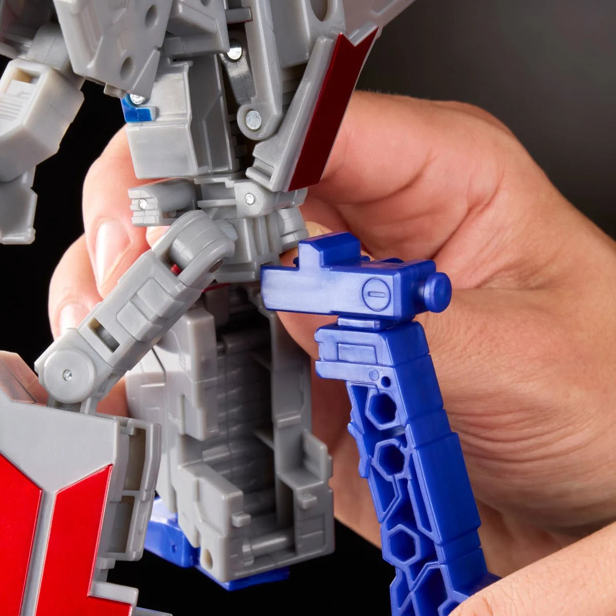 Transformers Icons Voyager Class Optimus Prime Action Figure