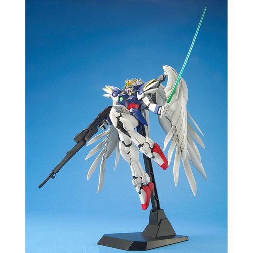 Gundam Wing Endless Waltz - Wing Gundam Zero Master Grade 1:100 Scale Model Kit